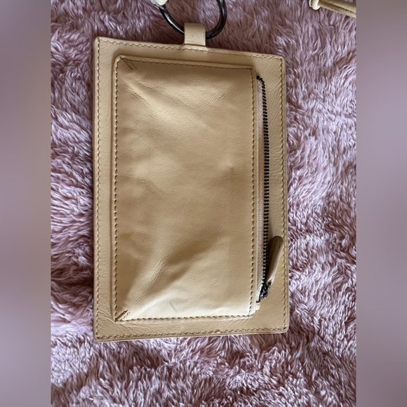 NWT FLAWED Free People Sun's Out Downtown Leather Crossbody Wallet Banana Cream - Picture 7 of 10